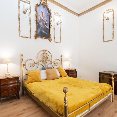 Historic Suite Next To The Castle Bari Exterior foto