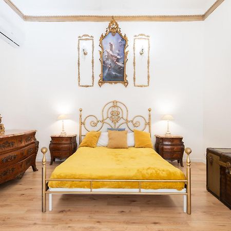 Historic Suite Next To The Castle Bari Exterior foto