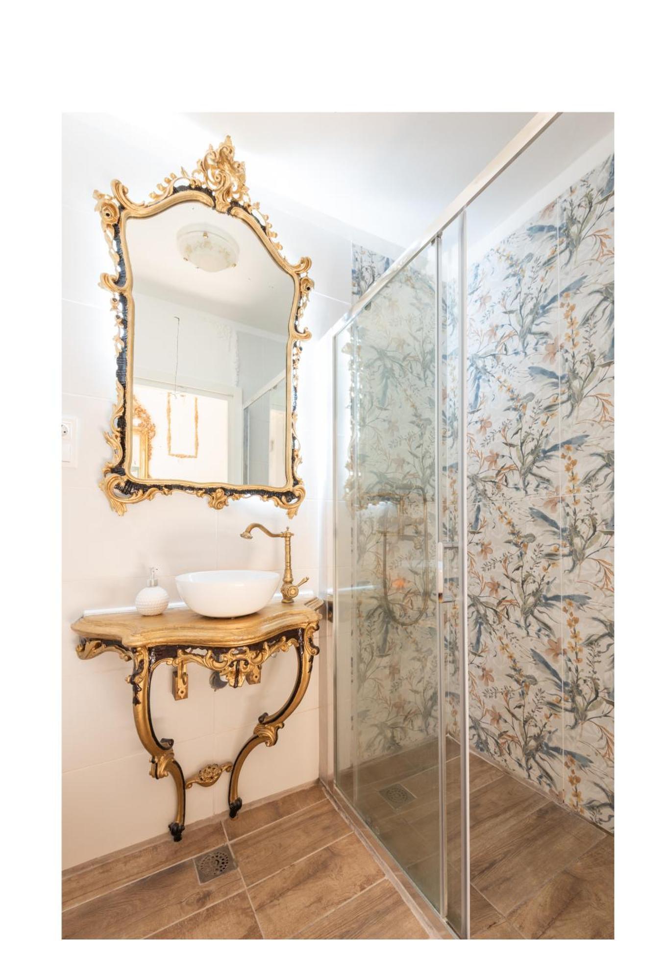 Historic Suite Next To The Castle Bari Exterior foto
